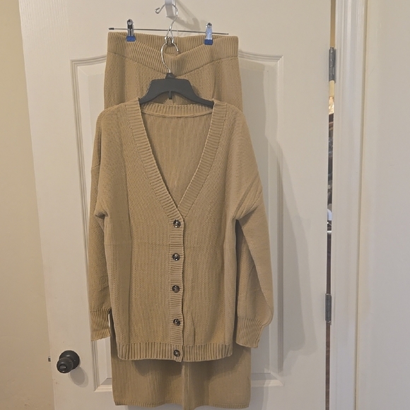 Caracilia Beige Knit Cardigan And Pant  Set - Picture 1 of 13